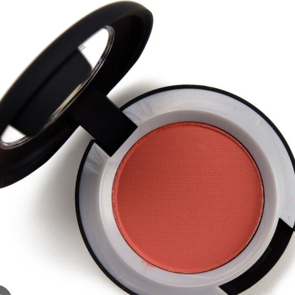 Mac Cosmetics Powder Kiss Soft Matte Eyeshadow - Picture 4 of 6